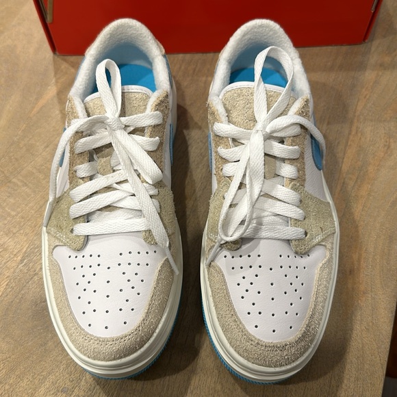 Air Jordan Elevate Low women’s 6.5 - Picture 2 of 7